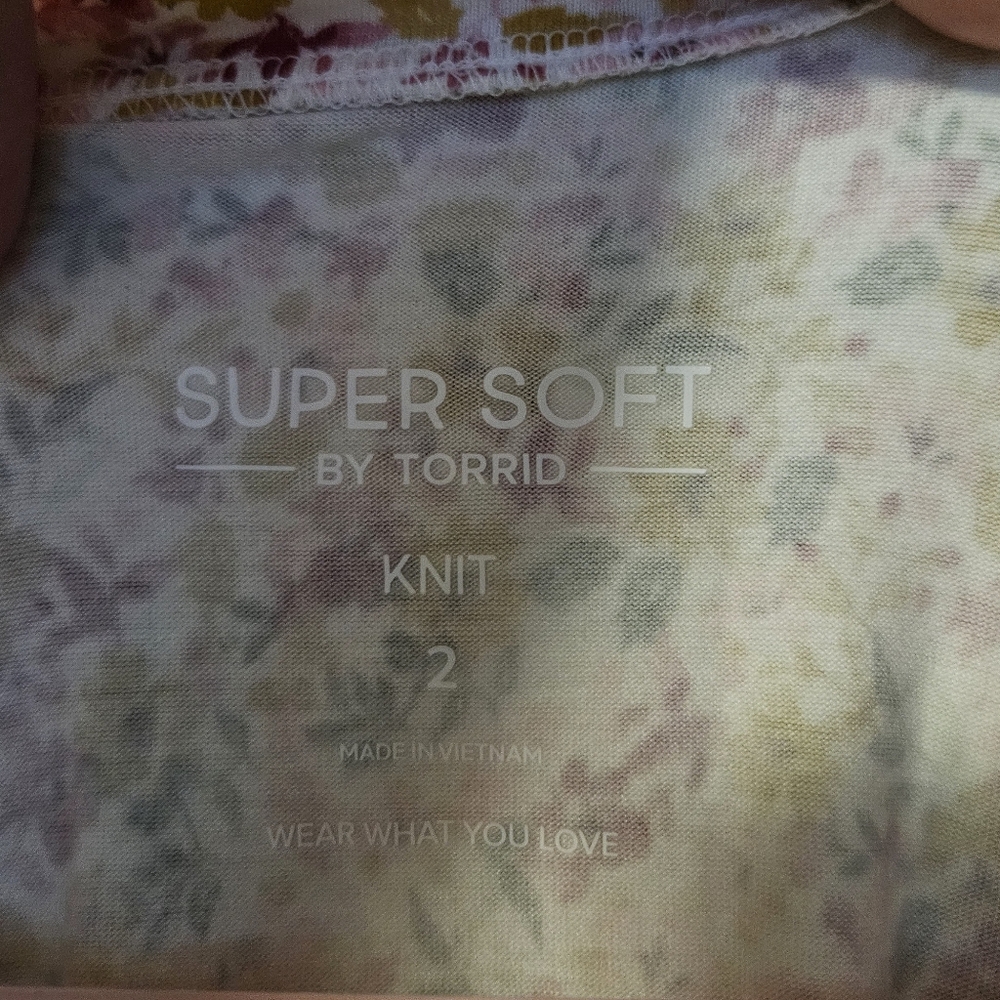 Torrid Floral Super Soft Tee - Picture 2 of 6